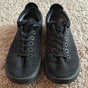 Black Allbirds size 8